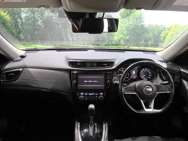 Nissan X-TRAIL 2017-08 183643-1