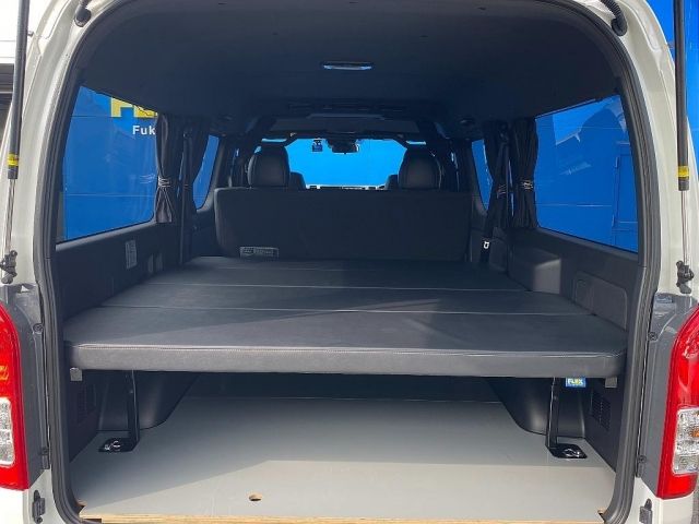 Toyota HIACE VAN 2023-01 12341-8