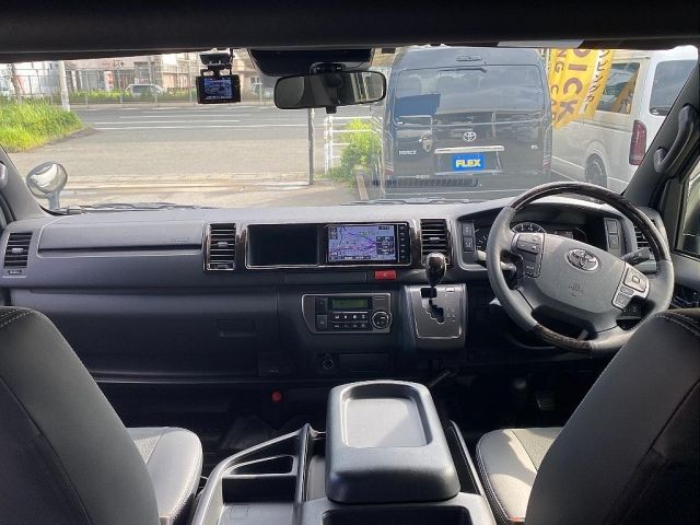 Toyota HIACE VAN 2023-01 12341-11