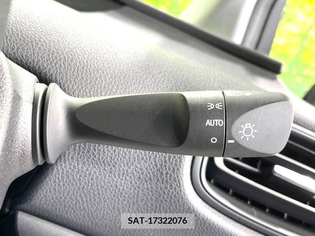 Toyota PRIUS 2019-05 208952-7