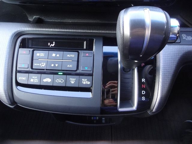 Honda e 2015-07 28915-16