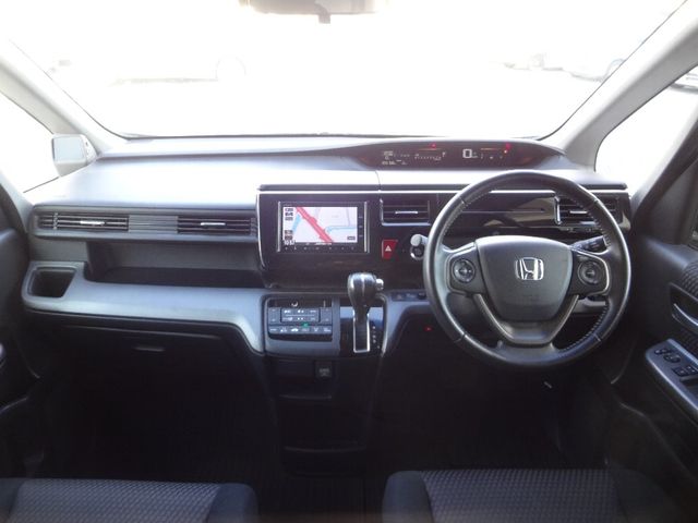 Honda e 2015-07 28915-2