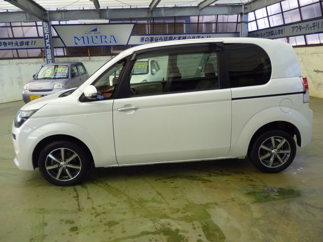 Toyota SPADE 2013-12 102-6