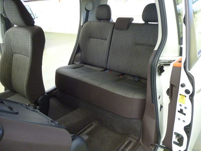 Toyota SPADE 2013-12 102-14