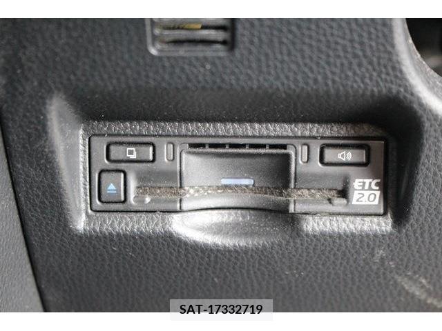 Toyota NOAH 2023-04 386941-4