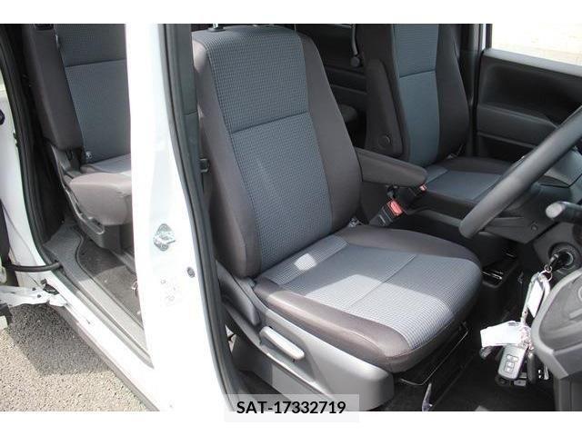 Toyota NOAH 2023-04 386941-14