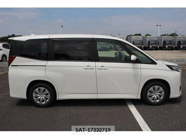 Toyota NOAH 2023-04 386941-10