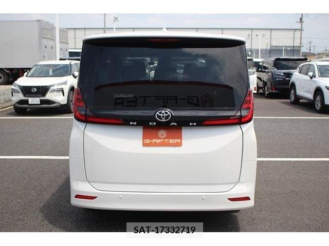 Toyota NOAH 2023-04 386941-9