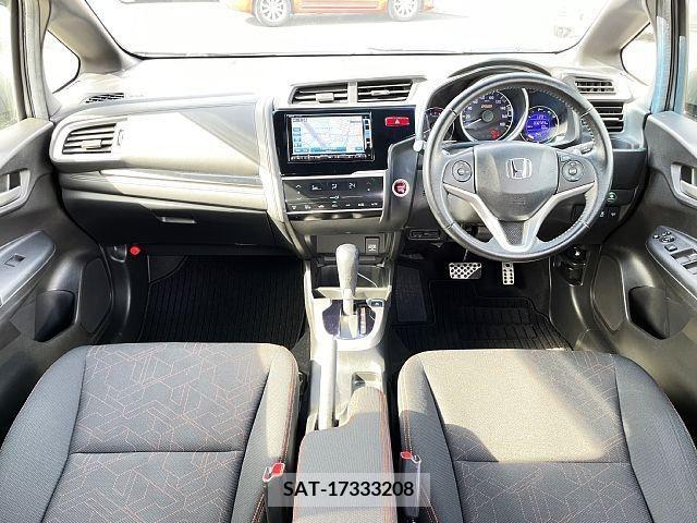 Honda FIT 2013-11 211731-1