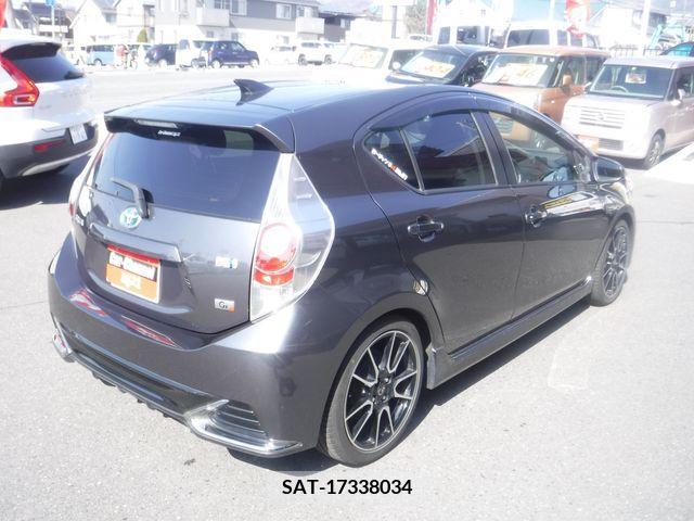 Toyota AQUA 2014-10 242345-4