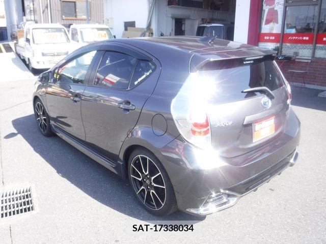 Toyota AQUA 2014-10 242345-5