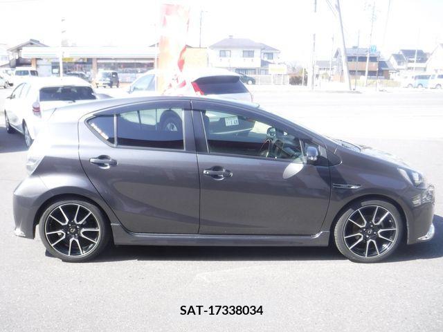 Toyota AQUA 2014-10 242345-6