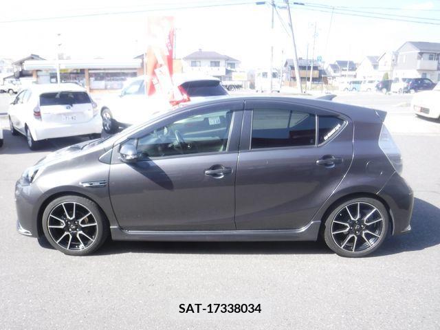 Toyota AQUA 2014-10 242345-7