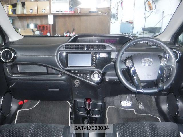 Toyota AQUA 2014-10 242345-8