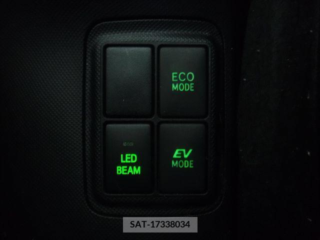 Toyota AQUA 2014-10 242345-17