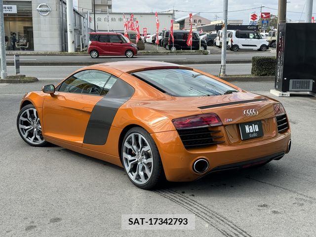 Audi R8 2014-04 216860-1