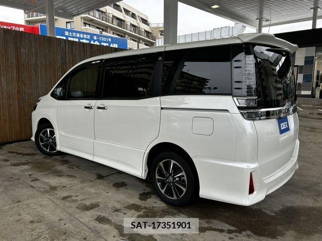 Toyota VOXY 2019-09 214939-8