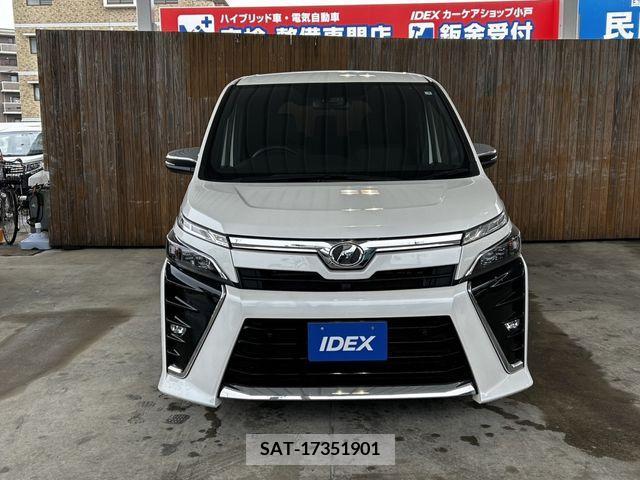 Toyota VOXY 2019-09 214939-3