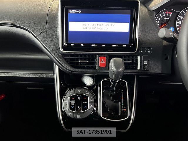 Toyota VOXY 2019-09 214939-16