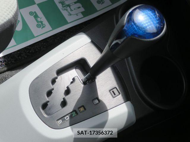 Toyota AQUA 2012-11 260220-15