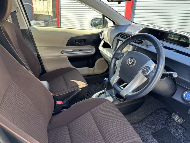 Toyota AQUA 2013-04 181472-13