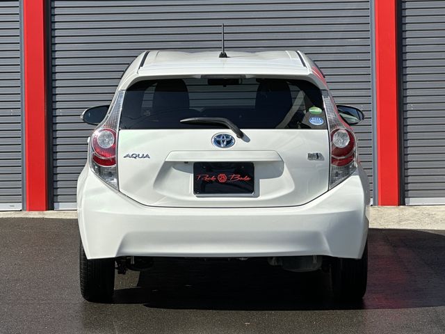 Toyota AQUA 2013-04 181472-21