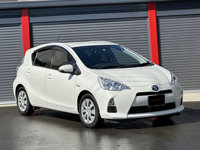 Toyota AQUA 2013-04 181472-23
