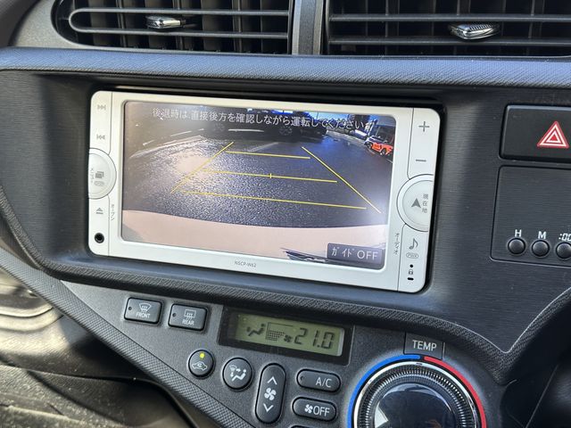 Toyota AQUA 2013-04 181472-10