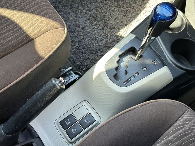 Toyota AQUA 2013-04 181472-12