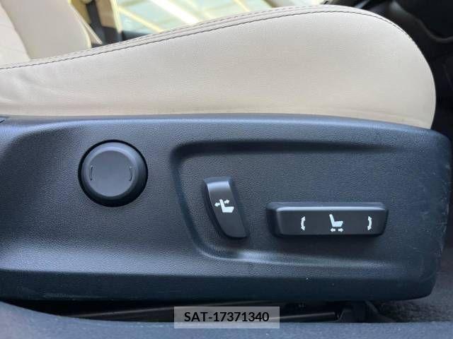 Lexus IS 2015-03 300078-4