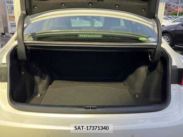 Lexus IS 2015-03 300078-10