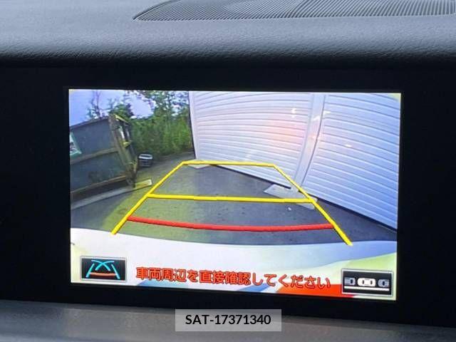 Lexus IS 2015-03 300078-3