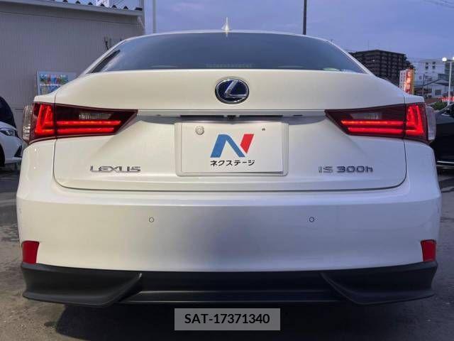 Lexus IS 2015-03 300078-15