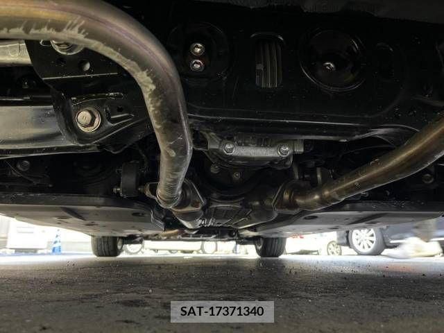 Lexus IS 2015-03 300078-19