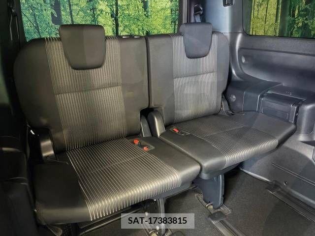 Toyota VOXY 2019-08 370304-10