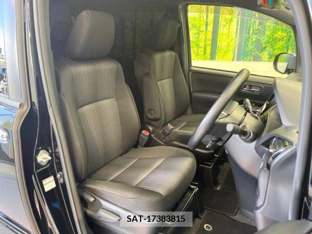 Toyota VOXY 2019-08 370304-8