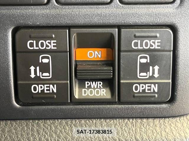 Toyota VOXY 2019-08 370304-6