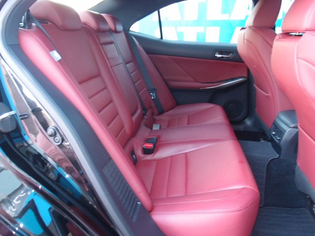 Lexus IS 2013-07 9648-5