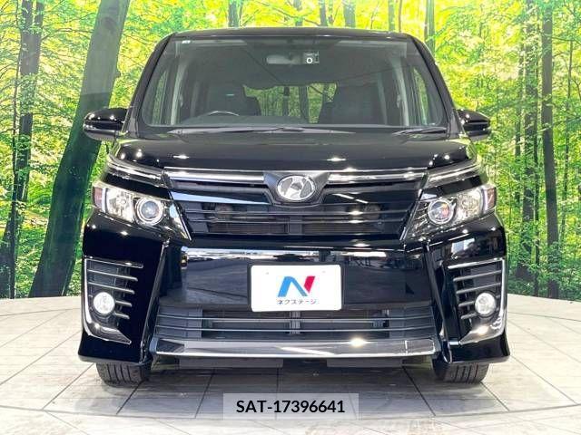 Toyota VOXY 2014-10 370456-15