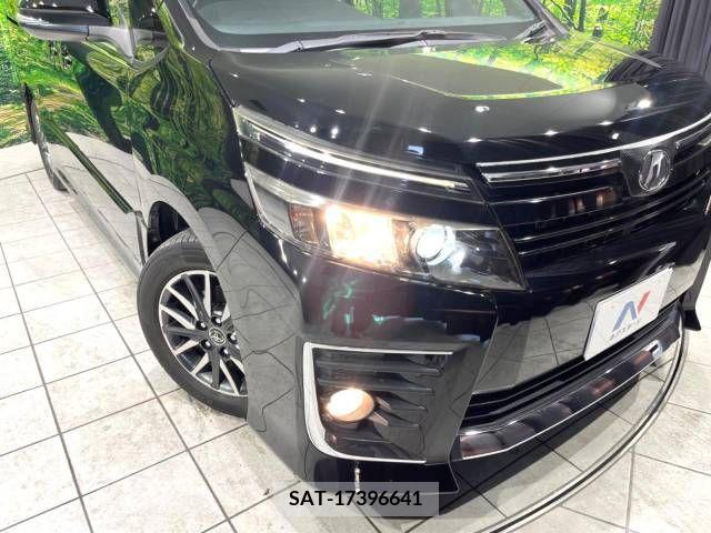 Toyota VOXY 2014-10 370456-13