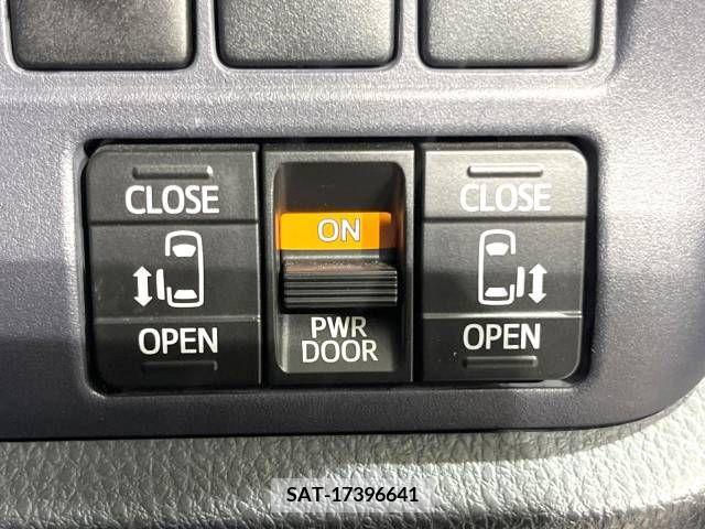 Toyota VOXY 2014-10 370456-5