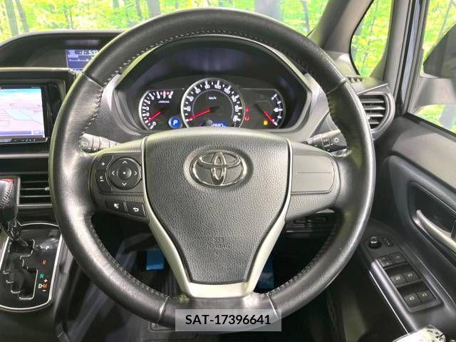 Toyota VOXY 2014-10 370456-12