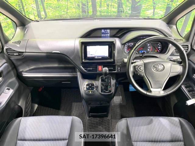 Toyota VOXY 2014-10 370456-1