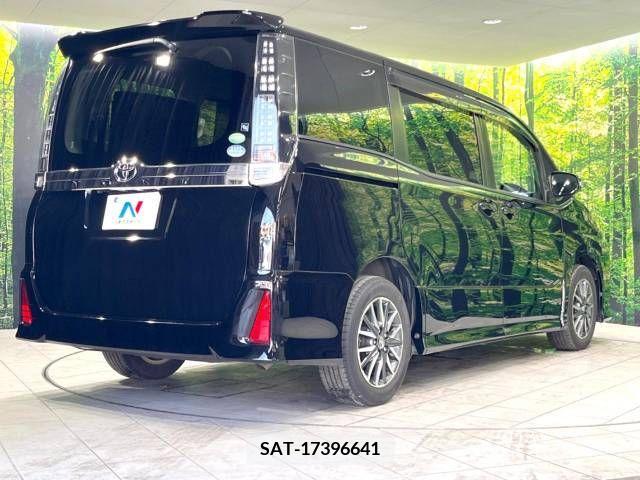 Toyota VOXY 2014-10 370456-18