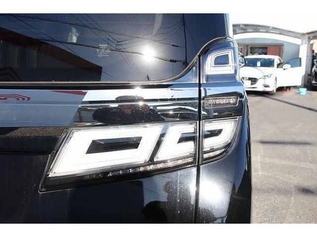 Toyota VELLFIRE 2018-05 191570-10