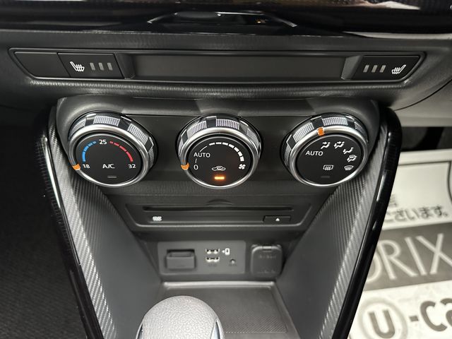 Mazda MAZDA2 2021-10 1416-9