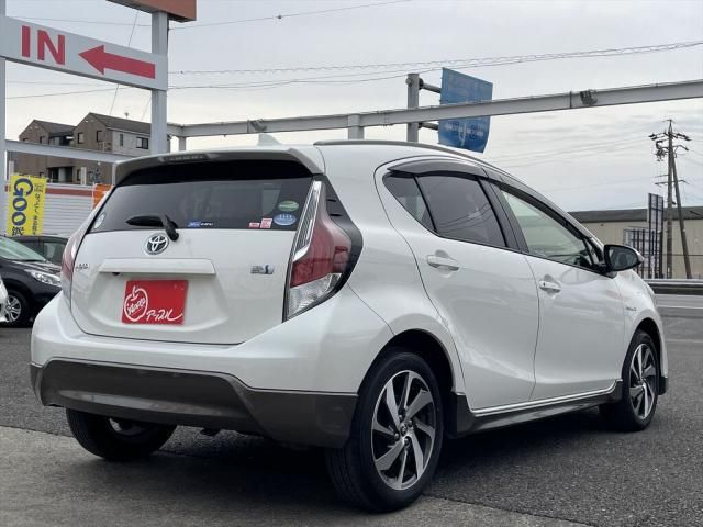 Toyota AQUA 2015-02 192215-7