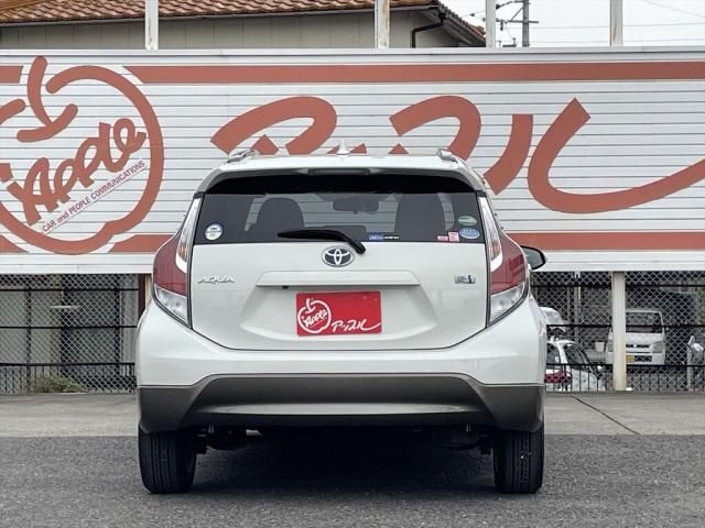 Toyota AQUA 2015-02 192215-2