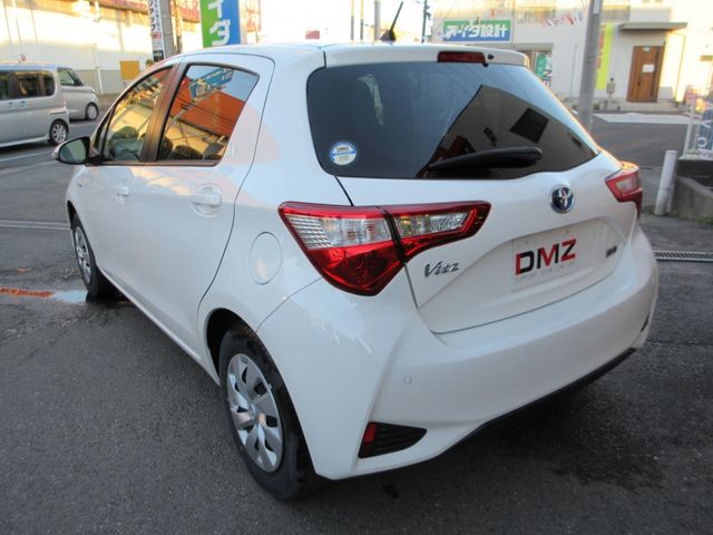 Toyota VITZ HYBRID 2018-11 193814-4