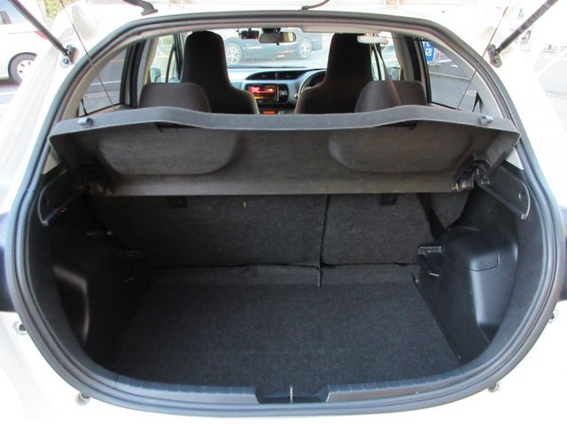 Toyota VITZ HYBRID 2018-11 193814-13